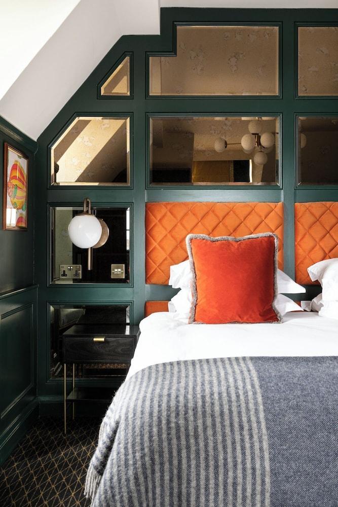 The Bedford Balham - Tap to explore photos