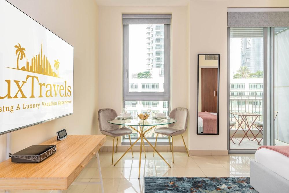 LuxBnB Standpoint Tower BLVD Views - Tap to explore photos