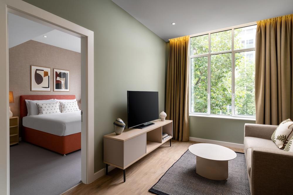 The Lincoln Suites