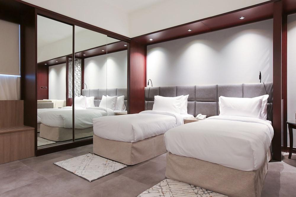 SITARA HOTEL APARTMENT Room Type - Studio Suite Twin