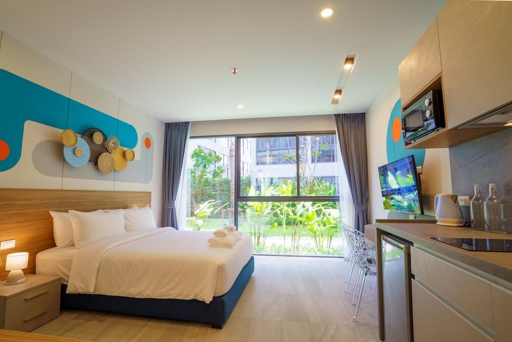 HOMA Phuket Town Room Type - Senior Room, Accessible + Free Coworking Space
