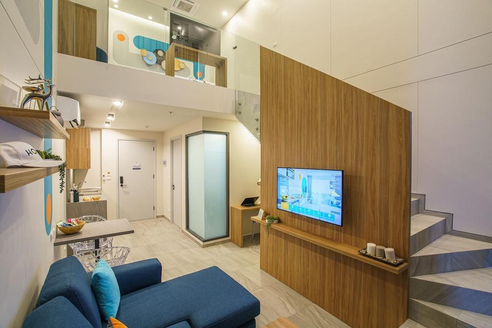 HOMA Phuket Town Room Type - Duplex, 1 Bedroom, Balcony + Free Coworking Space