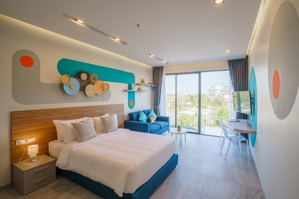 HOMA Phuket Town Room Type - Studio, Balcony + Free Coworking Space