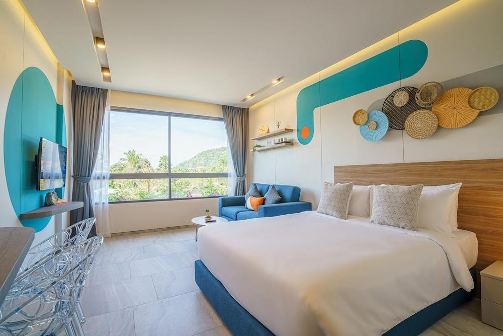 HOMA Phuket Town Room Type - Classic Studio + Free Coworking Space