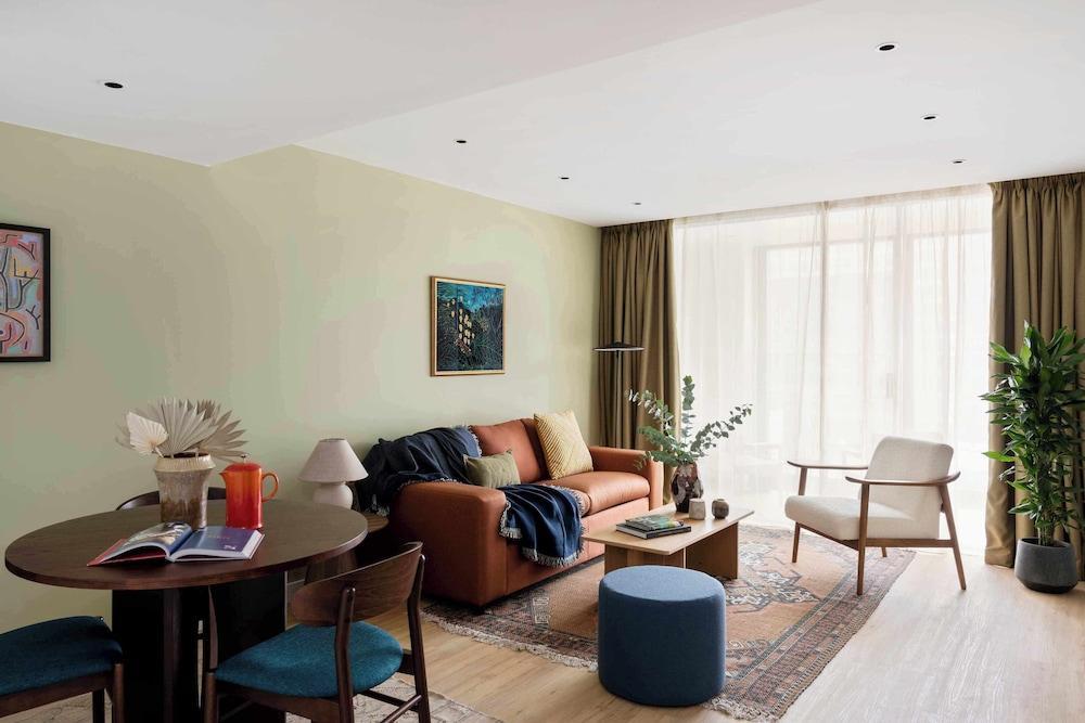 Cove Landmark Pinnacle Room Type - Family Apartment, Balcony