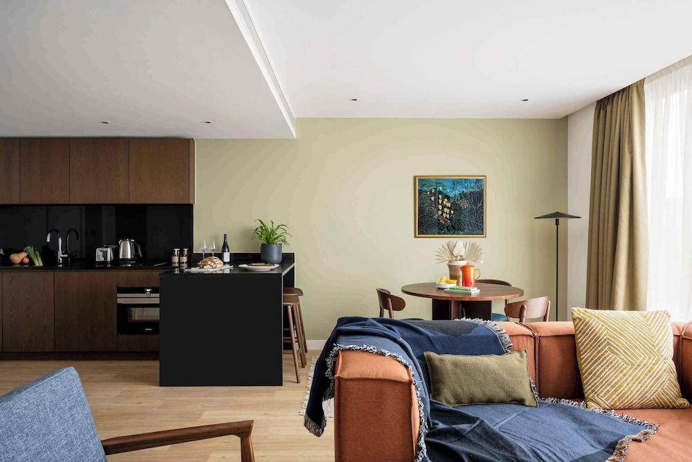 Cove Landmark Pinnacle Room Type - Large Studio Apartment
