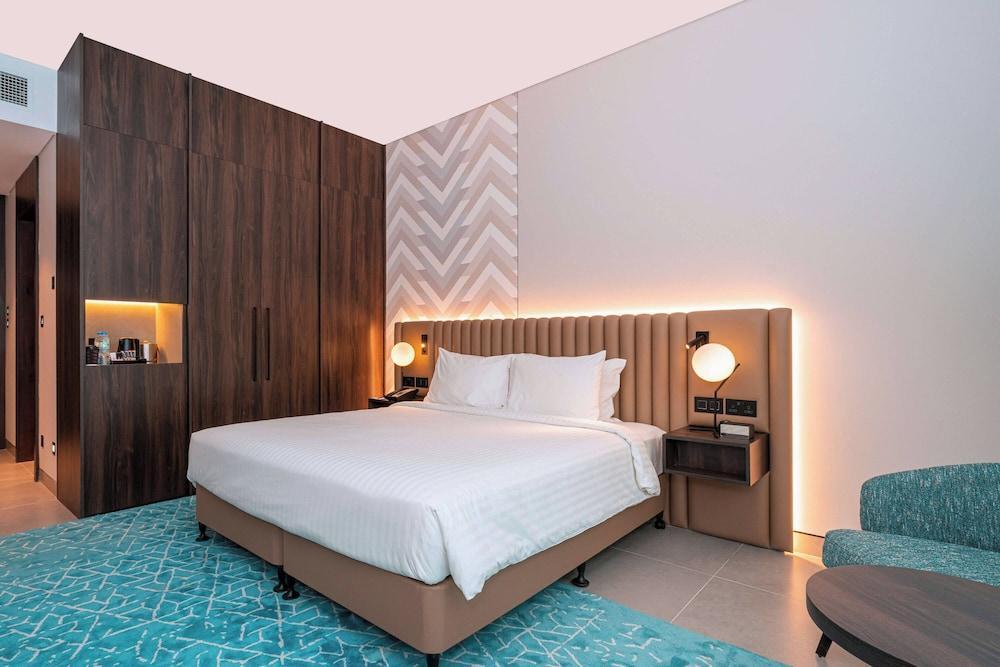 Courtyard by Marriott World Trade Centre, Dubai - Tap to explore photos