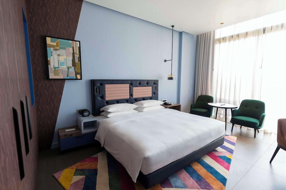 Hyatt Centric Jumeirah Dubai Room Type - King Room with 20% off Food & Soft Beverage Hyatt Centric Jumeirah Dubai Room Type - King Room with 20% off Food & Soft Beverage