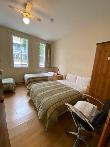 Seven Dials Hotel Annexe Room Type - Quadruple Room Seven Dials Hotel Annexe Room Type - Quadruple Room