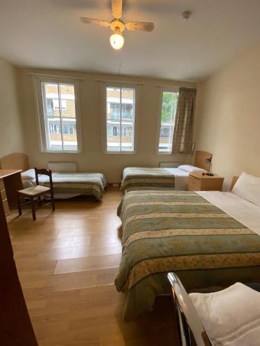Seven Dials Hotel Annexe - Tap to explore photos