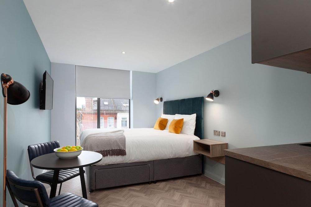 Aptel East Room Type - Standard Studio Suite (Penthouse)