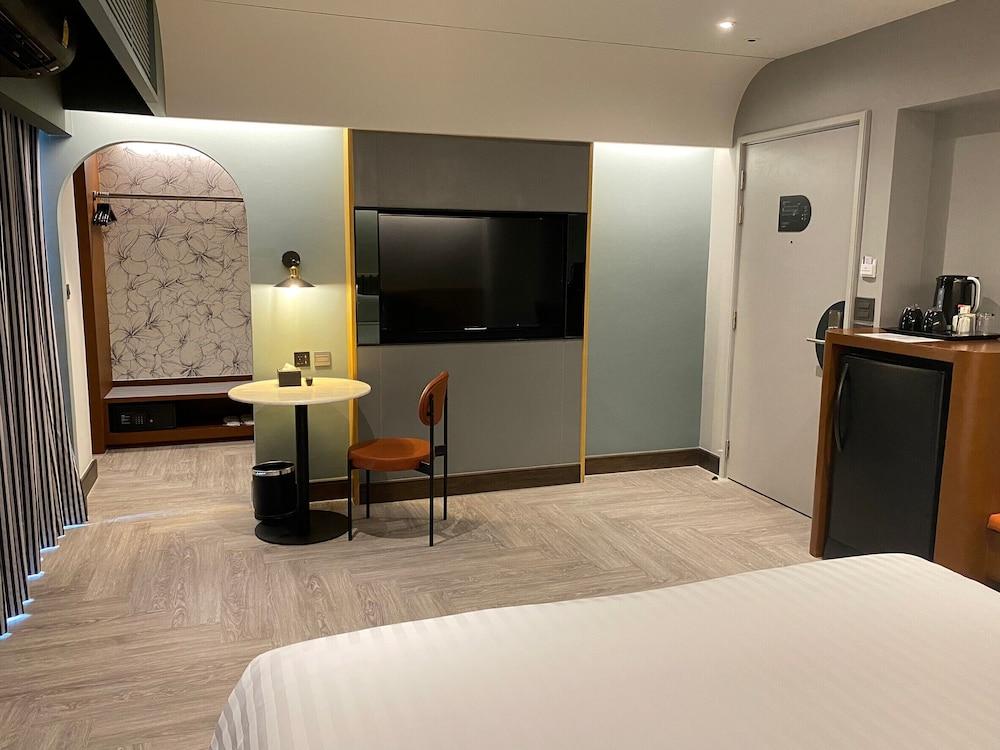 The Quarter Onnut by UHG Room Type - Superior Room, 1 King Bed