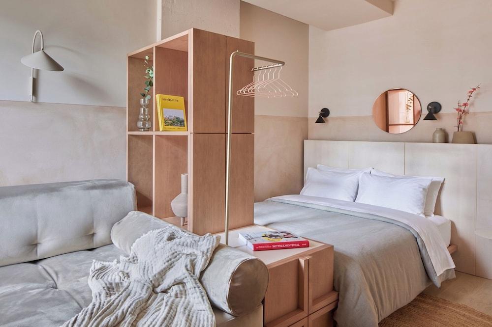Buckle Street Studios by Locke, Aldgate Room Type - Deluxe Studio - Accessible