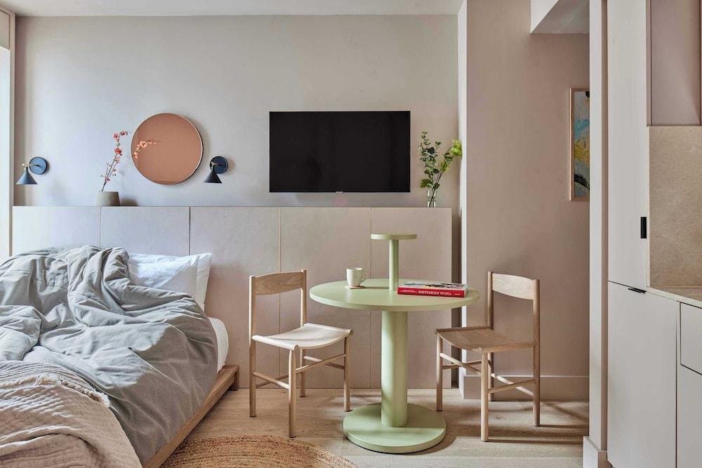 Buckle Street Studios by Locke, Aldgate Room Type - Deluxe Studio - Adaptable