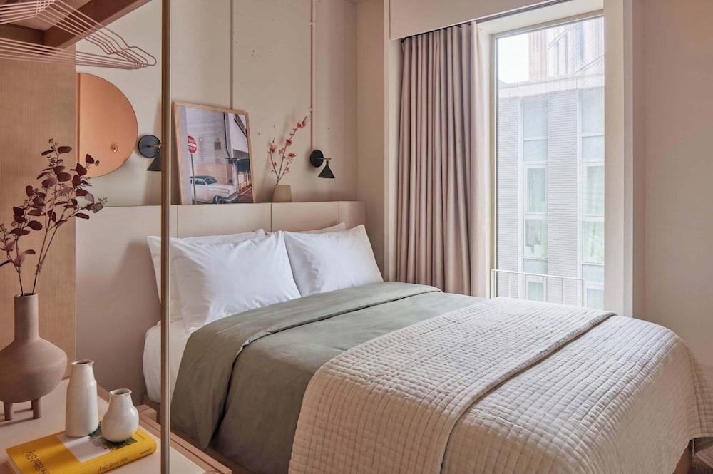 Buckle Street Studios by Locke, Aldgate Room Type - The Room