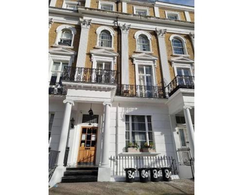 F202-Cosy 2nd Flr Flat Fits 3 Near Hyde Park - Tap to explore photos