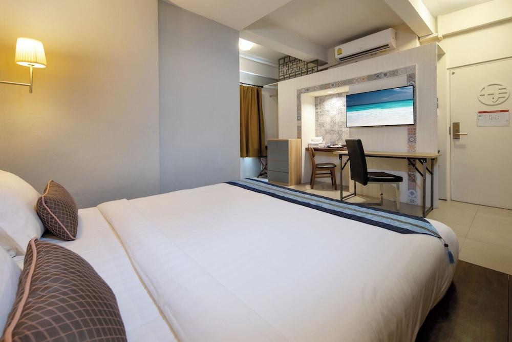 Montree Phuket Hotel Room Type - Deluxe Double Room, Non Smoking