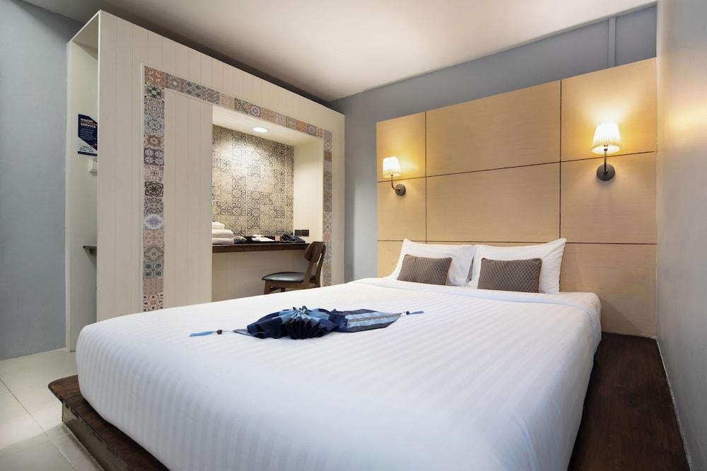 Montree Phuket Hotel - Tap to explore photos