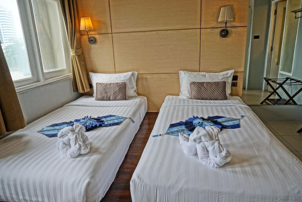 Montree Phuket Hotel Room Type - Standard Twin Room