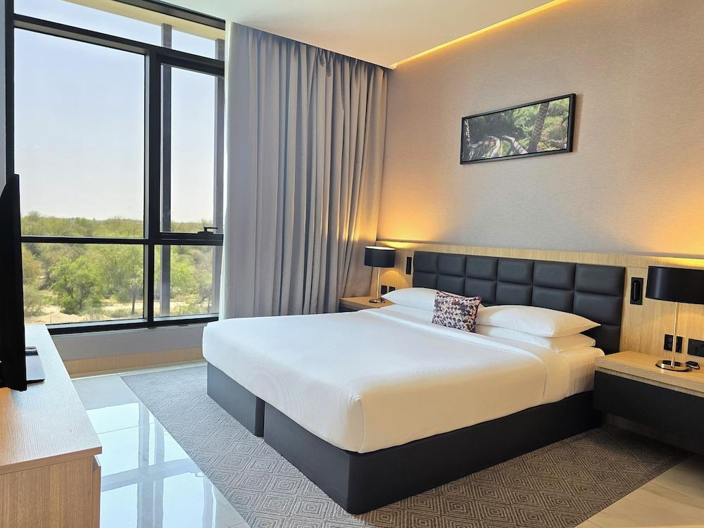 Millennium Place Mirdif Hotel Room Type - Mirdif Suite with One King Bed and Kitchen Millennium Place Mirdif Hotel Room Type - Mirdif Suite with One King Bed and Kitchen