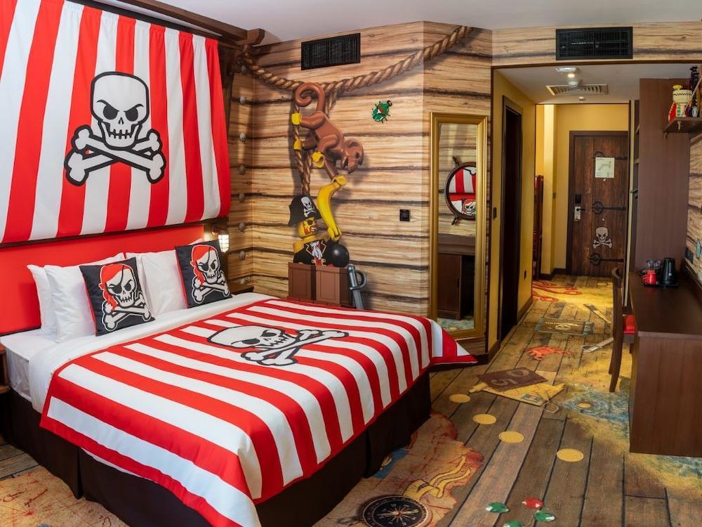 LEGOLAND Hotel Dubai Room Type - Pirate Fully Themed Room with park access