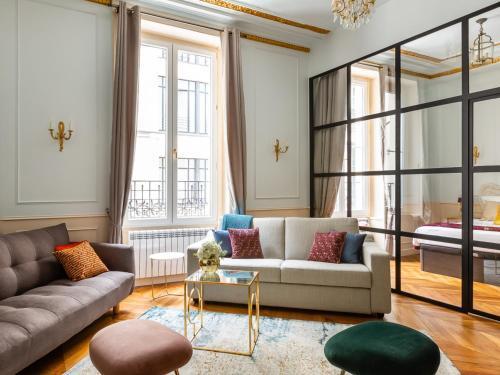 Merveil - Luxury Suite - Louvre - Aboukir I - Tap to explore photos