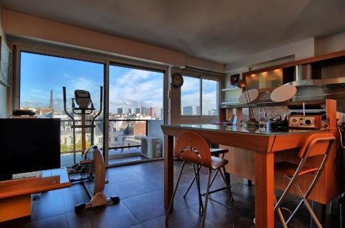 eiffel tower studio lacoste Room Type - One-Bedroom Apartment eiffel tower studio lacoste Room Type - One-Bedroom Apartment