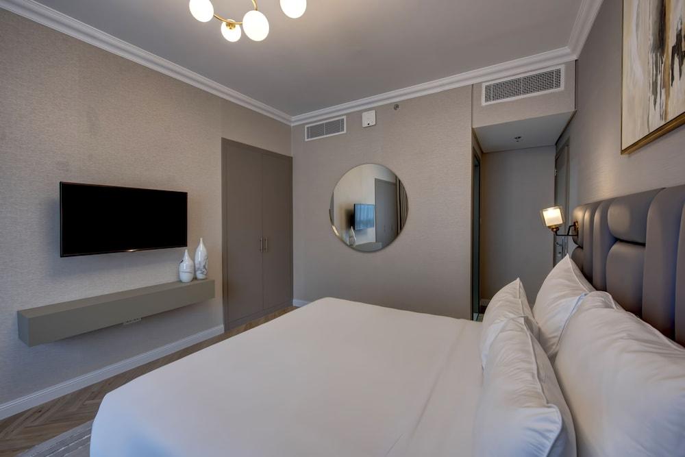 Regency Luxury Suites Room Type - One Bedroom Apartment With Terrace