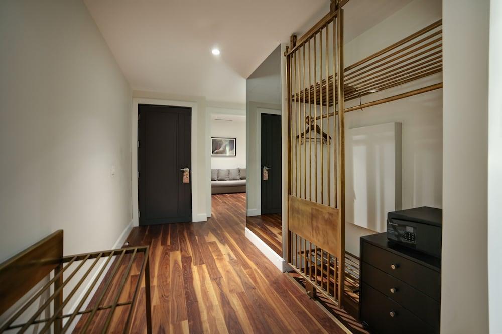 39 Kalamis Marina Hotel Room Type - Marina Suite