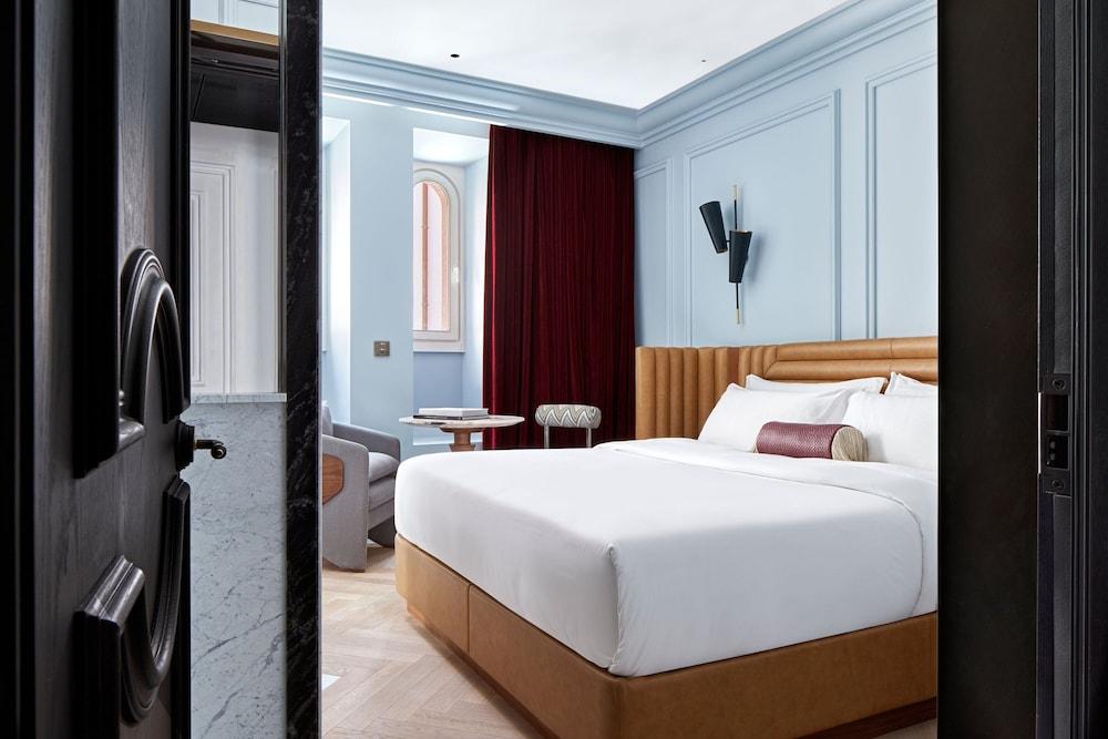 W Rome Room Type - Standard Room, 1 King Bed