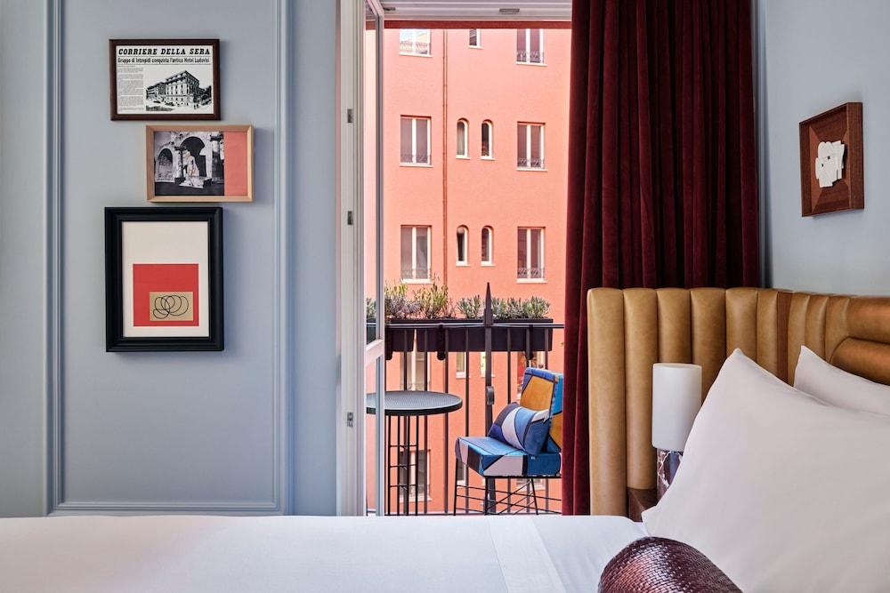 W Rome Room Type - Premier Room, 1 King Bed, Balcony, Garden View W Rome Room Type - Premier Room, 1 King Bed, Balcony, Garden View