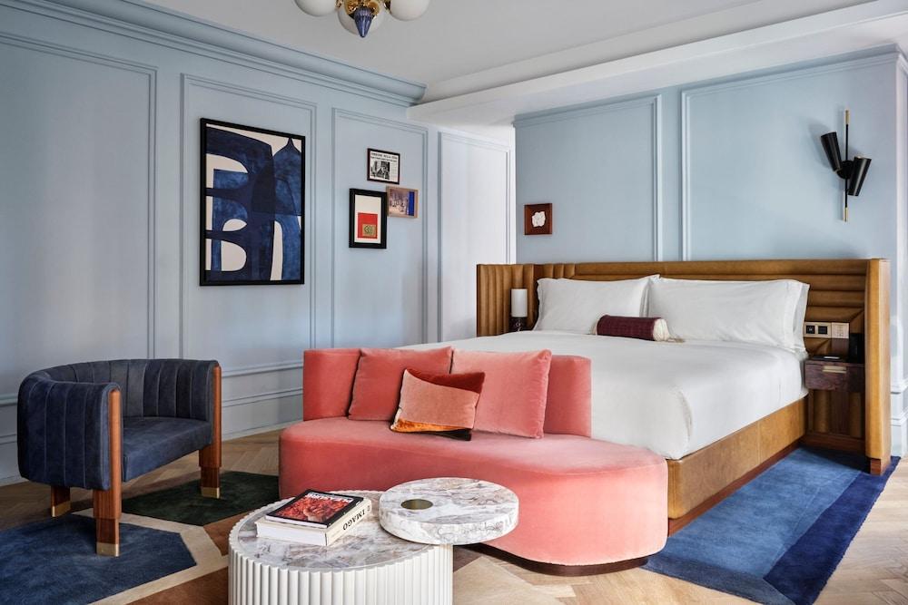 W Rome Room Type - Suite, 1 King Bed (Urban) W Rome Room Type - Suite, 1 King Bed (Urban)