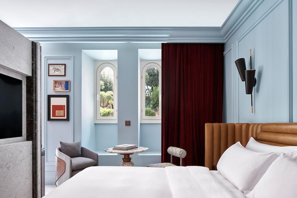W Rome Room Type - Deluxe Room, 1 King Bed