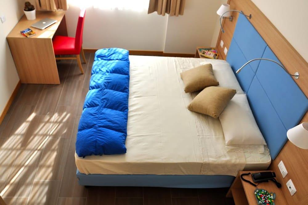Hotel 325 Tor Vergata Room Type - Double or Twin Room Hotel 325 Tor Vergata Room Type - Double or Twin Room