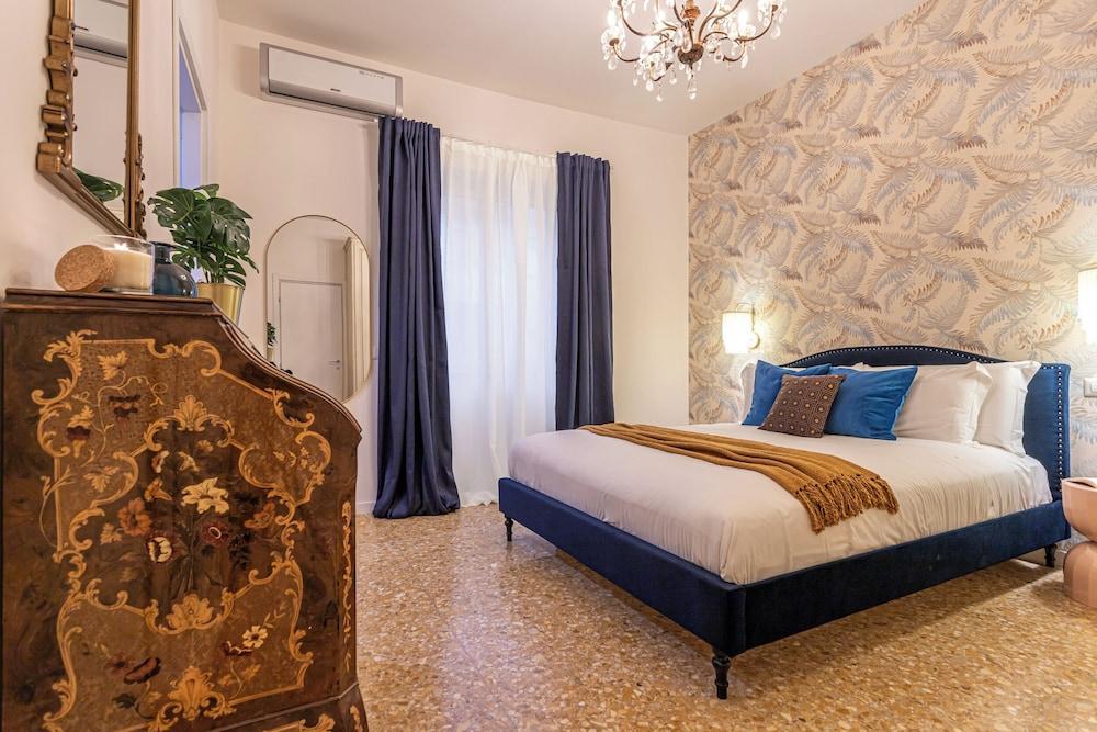 Cozy flat near Vatican - Tap to explore photos