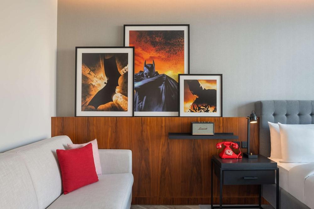 The WB Abu Dhabi, Curio Collection by Hilton - Free Theme Park Tickets Room Type - King Artist Room With Theme Park Access
