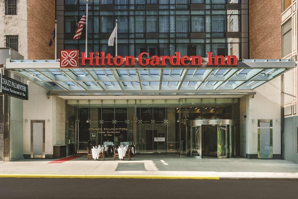 Hilton Garden Inn New York Times Square North - Tap to explore photos