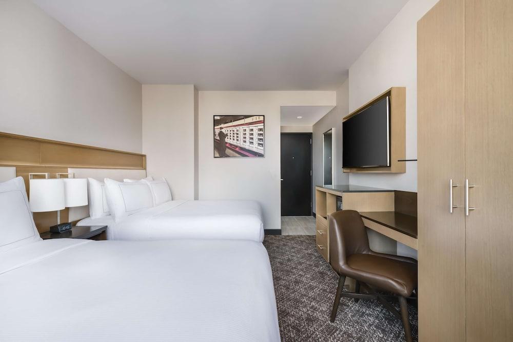 DoubleTree by Hilton New York Times Square South Room Type - Room, 2 Double Beds, Accessible (Mobility, Roll-In Shower) DoubleTree by Hilton New York Times Square South Room Type - Room, 2 Double Beds, Accessible (Mobility, Roll-In Shower)