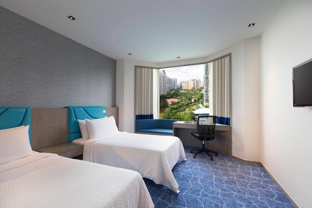 Four Points by Sheraton Singapore, Riverview Room Type - Room, 2 Twin Beds, River View
