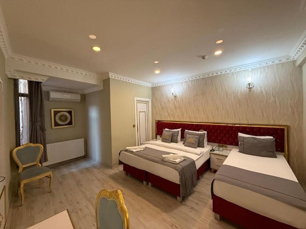 Rhythm Hotel Room Type - Family Quadruple Room