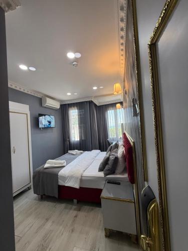 Rhythm Hotel Room Type - Double or Twin Room