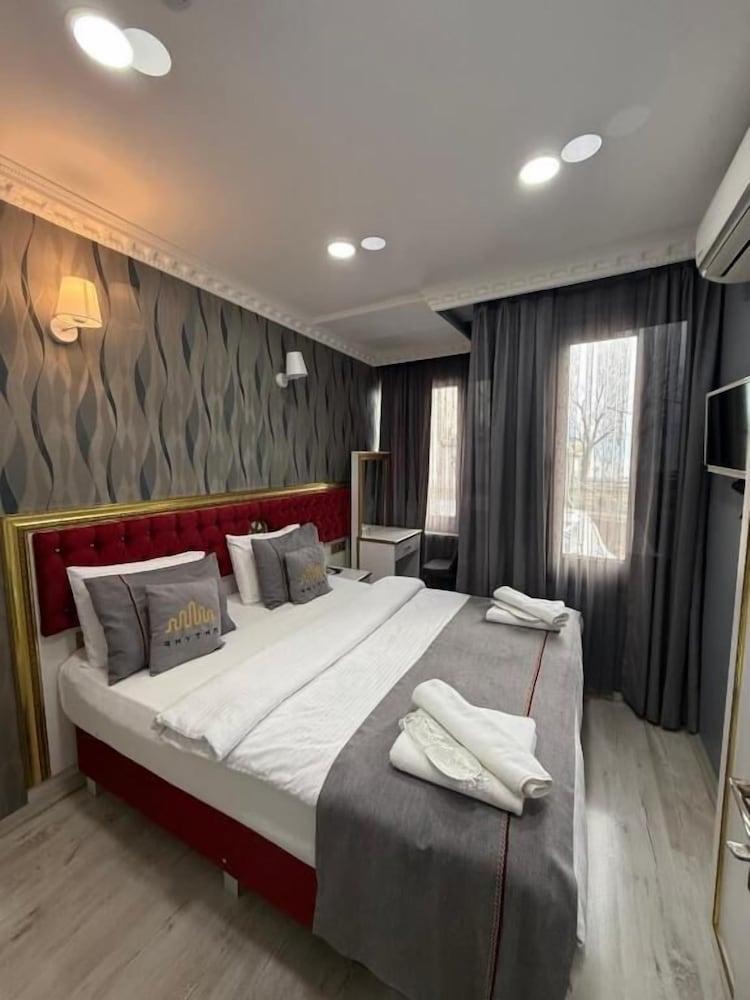 Rhythm Hotel Room Type - Design Double Room