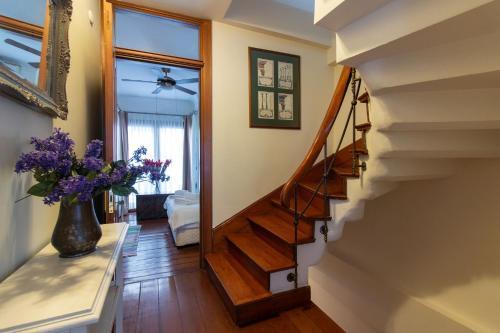 3BR Gem W Sea View Terrace in Historic Peninsula - Tap to explore photos