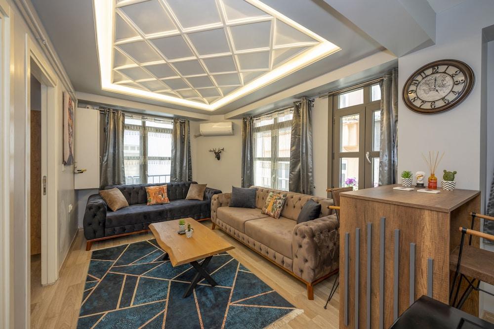 Dorne Suite Taksim Room Type - Deluxe Suite