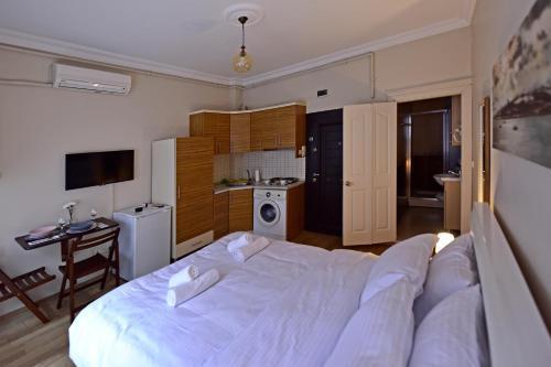 Sunshine Taksim Suite - Tap to explore photos