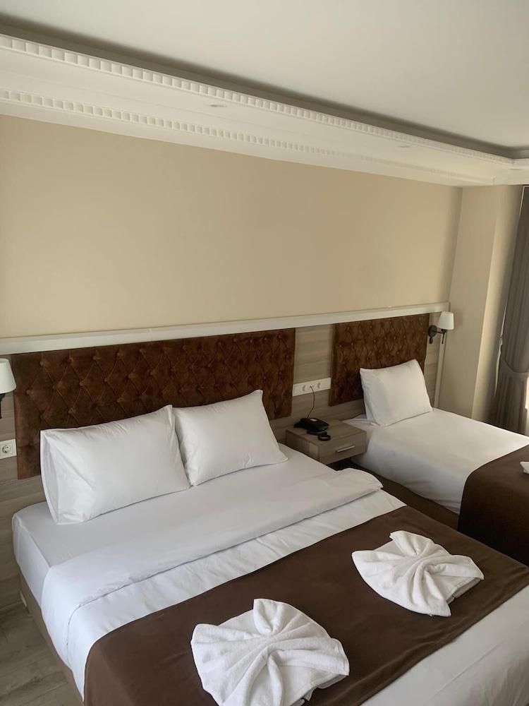 Luna Suites Taksim Room Type - Standard Triple Room