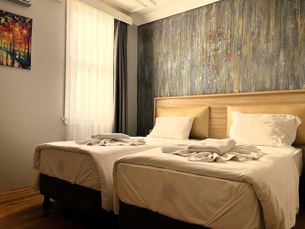 Jasmine Apartment Room Type - Double or Twin Room