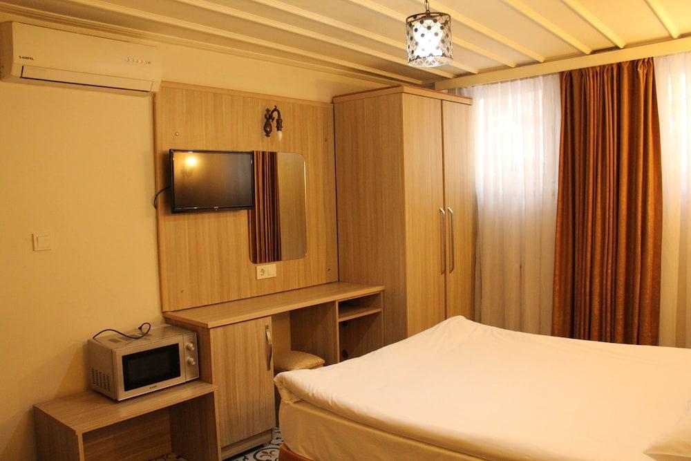 Jasmine Apartment Room Type - Economy Room, 1 Queen Bed, Non Smoking