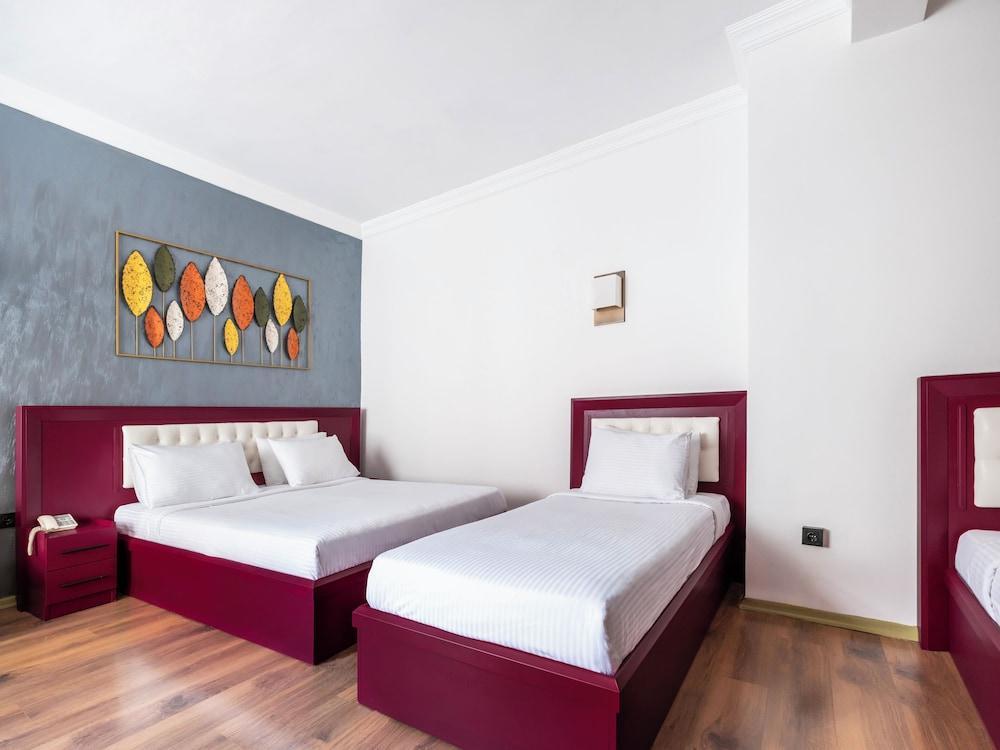 Perazre Hotel Room Type - Standard Quadruple Room Perazre Hotel Room Type - Standard Quadruple Room