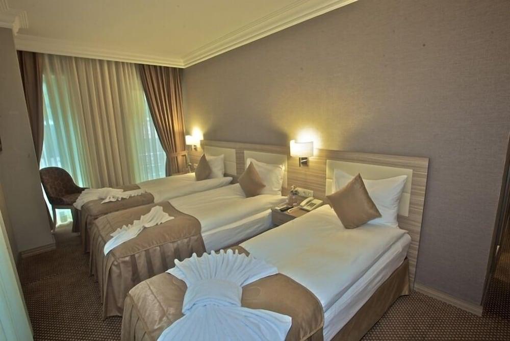 Laleli Emin Hotel Room Type - Standard Triple Room